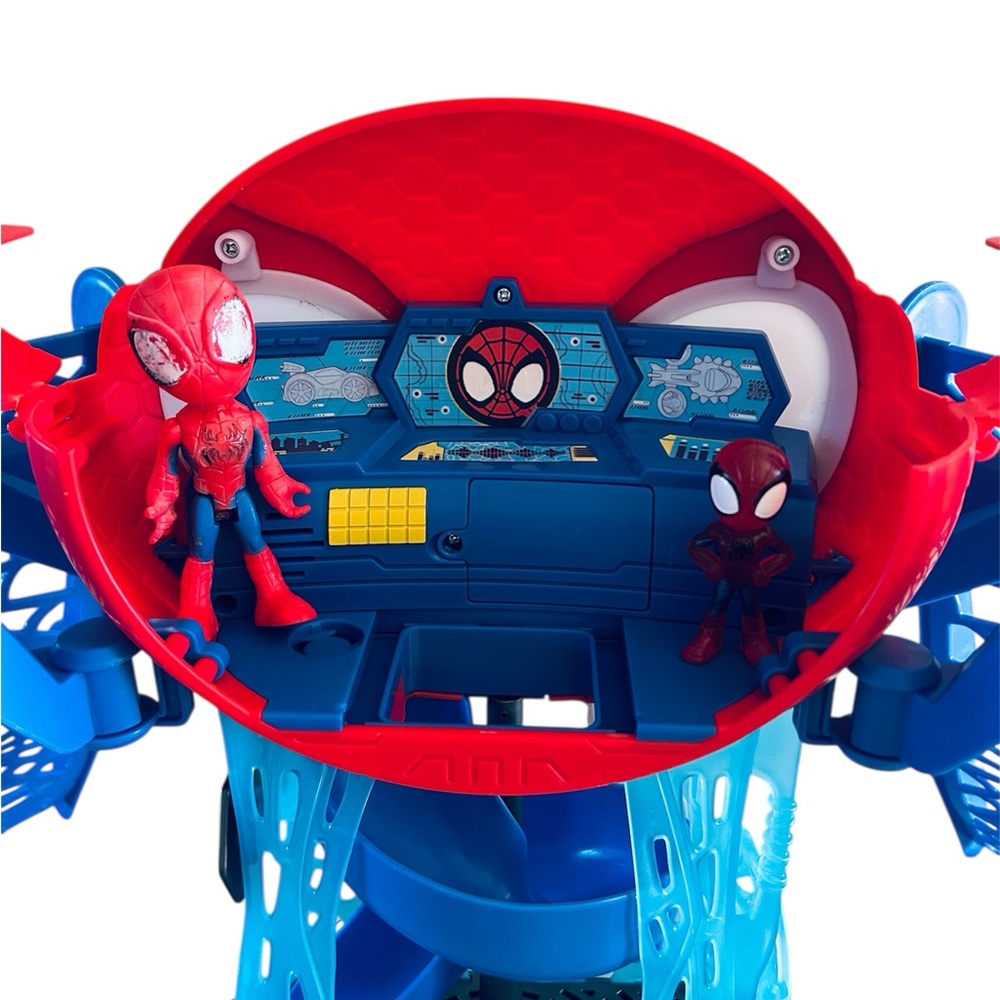 Spidey and His Amazing Friends Web-Quarters- 2 Spidey Figures/ 4 Racers & Spider - Picture 4 of 12